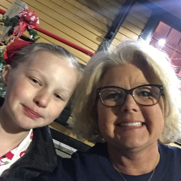 Meet your Posher, Caroline - Picture 1 of 1